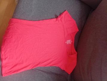 Tshirt  beschikbaar voor biedingen