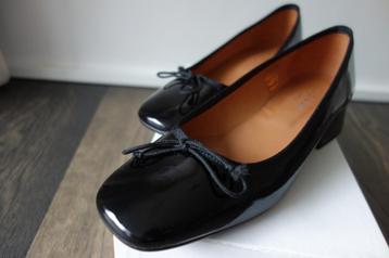 Chaussures vernies noires "JONAK PARIS" Envoi compris beschikbaar voor biedingen