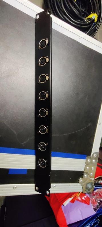 1U rack panel met 6x XLR In & 2x XLR Out – Solderbare connec beschikbaar voor biedingen