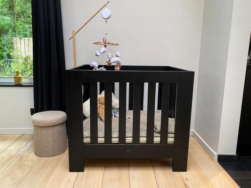 Mooie zwarte babybox / babypark – inclusief matras, Kinderen en Baby's, Babyparken, Zo goed als nieuw, In hoogte verstelbaar, Ophalen