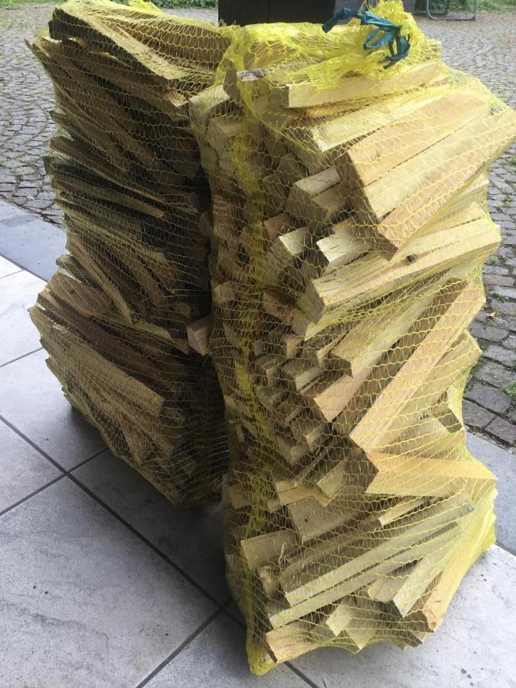 Aanmaakhout fijn of grof +/- 10kg per zak, Tuin en Terras, Overige Tuin en Terras, Nieuw, Ophalen