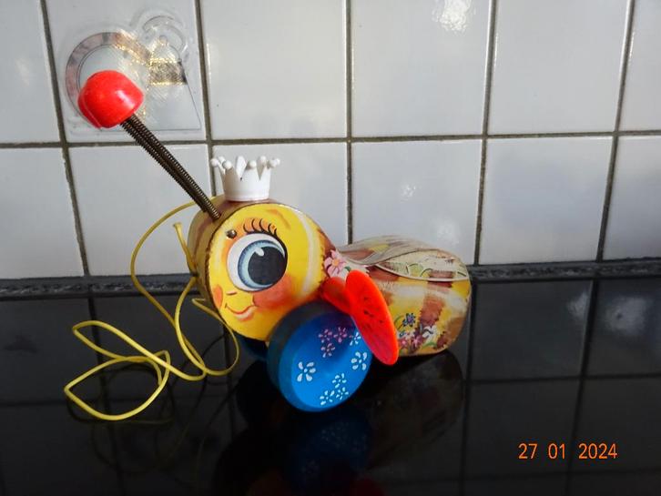 Vintage Fisher Price Queen Buzzy Bee met origineel trektouw, Kinderen en Baby's, Speelgoed | Fisher-Price, Duw- of Trekspeelgoed
