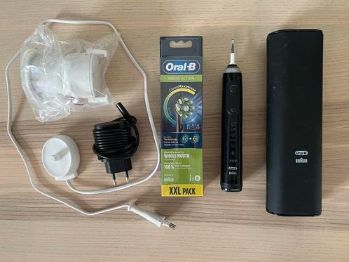Oral-B elektrische tandenborstel+toebehoren (Black edition), Handtassen en Accessoires, Uiterlijk | Mondverzorging, Gebruikt, Tandenborstel