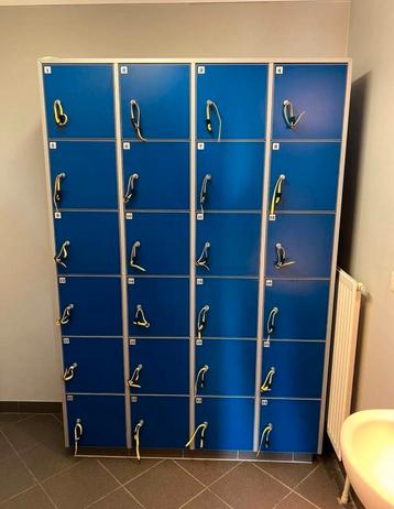 48x lockers met muntslot (teruggave) per kolom in te delen