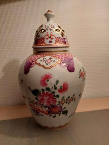 Vase chinois porcelaine disponible aux enchères