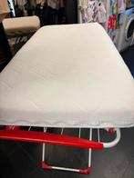 Baby bed met matras, Kinderen en Baby's, Kinderkamer | Bedden, Ophalen, Zo goed als nieuw, Matras