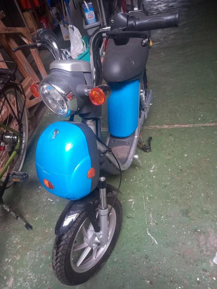 scooter électrique sachs prima E ou yamaha OC03, Fietsen en Brommers, Snorfietsen en Snorscooters, Zo goed als nieuw, Yamaha, Elektrisch