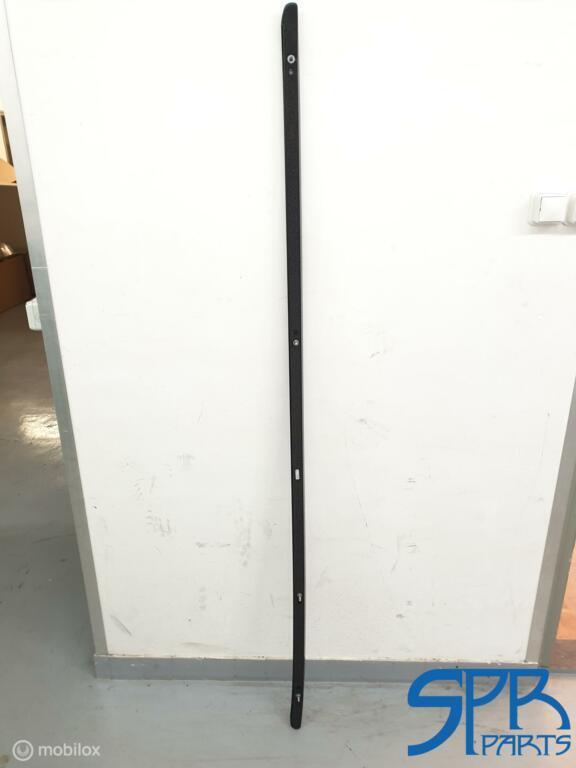 PASSAT B8 VARIANT Dakrail links zwart 3G9860025K DAKDRAGER, Autos : Pièces & Accessoires, Autres pièces automobiles, Volkswagen