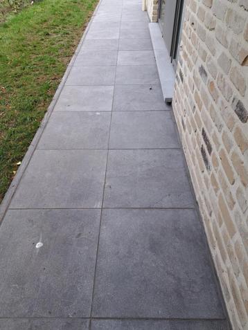 Natuurstenen terrastegels 60x60x2 beschikbaar voor biedingen