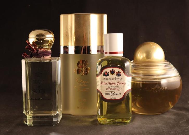 Vier grote etalage parfumflessen, Antiek en Kunst, Antiek | Glaswerk en Kristal, Ophalen