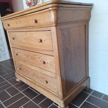 Zeer mooie Louis Philippe kast . beschikbaar voor biedingen