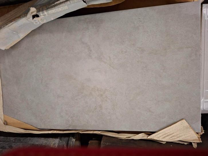 Carrelage + Plinthes gris légèrement marbré NEUF, Doe-het-zelf en Bouw, Tegels, Ophalen