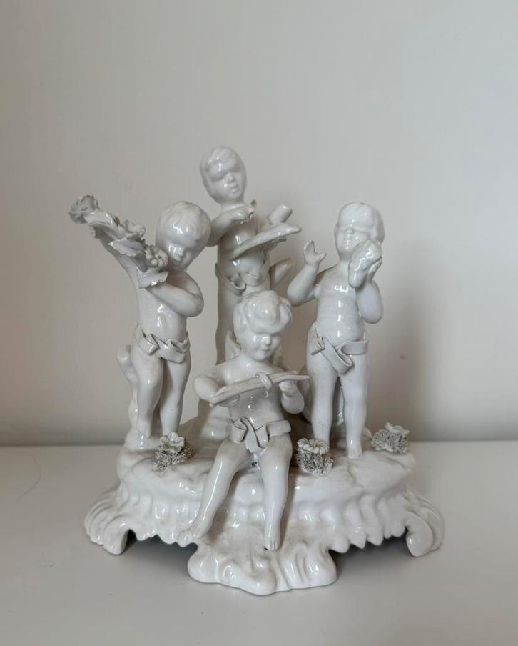 Bassano Italië porseleinen beeld – 4 putti/cherub engeltjes, Antiek en Kunst, Antiek | Porselein, Ophalen
