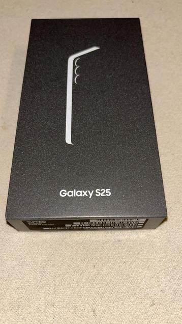NIEUW met garantie: Samsung s25 + smartwatch beschikbaar voor biedingen