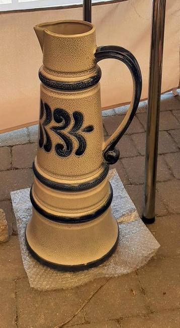 O Vaas beschikbaar voor biedingen