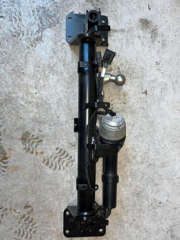 Elektrische wegklapbare zwenkbare trekhaak BMW IX I20. beschikbaar voor biedingen