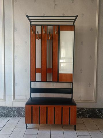 Vintage wandmeubel / kapstok jaren 70  beschikbaar voor biedingen