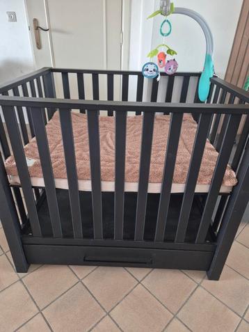 Babypark met lade beschikbaar voor biedingen