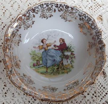 Frans schaaltje, barok afbeelding & goud kleurige decoratie beschikbaar voor biedingen