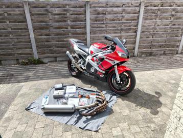 Yamaha r6 jaar 2000 beschikbaar voor biedingen