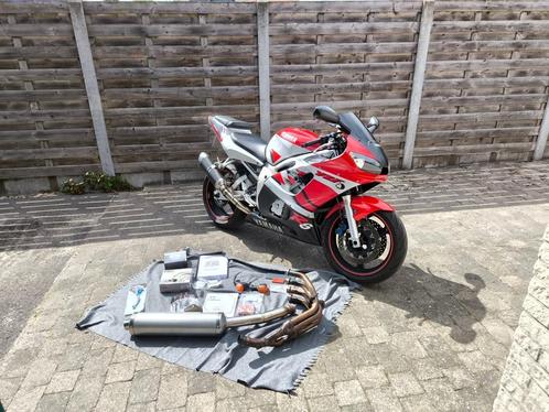 Yamaha r6 jaar 2000, Motoren, Motoren | Yamaha, Particulier, Super Sport, meer dan 35 kW, 4 cilinders, Motorrijbewijs A, Sportuitlaat