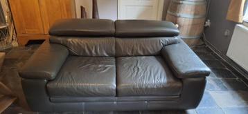 2 Fauteuils en cuir beschikbaar voor biedingen