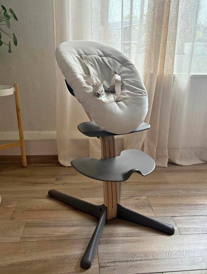 Nomi evoluerende stoel, Kinderen en Baby's, Kinderkamer | Tafels en Stoelen, Zo goed als nieuw, Ophalen