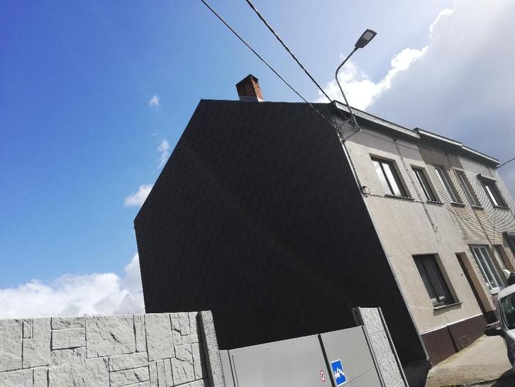 Maison rénovée avec 3 chambres et 3 SDB à louer, Immo, Maisons à louer, Charleroi, Maison de coin, Par agence ou courtier, C