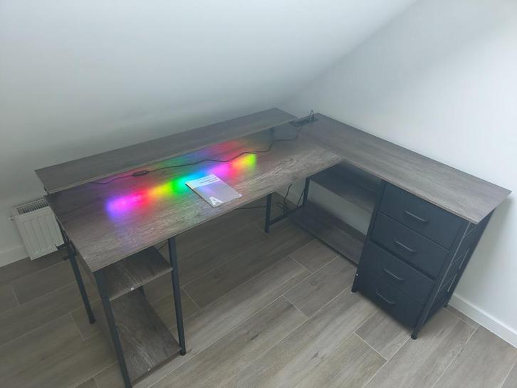 Hoekbureau ODK, als nieuw, met stopcontacten, Huis en Inrichting, Bureaus, Zo goed als nieuw, Bureau, Elektrisch, Ophalen