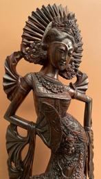 JANGER DANSERES - beeld - houtsnijwerk Bali Indonesië, Ophalen