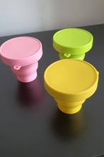 Je vends 3 verres en plastique idéal pour voyages, balades.., Maison & Meubles, Cuisine| Tupperware, Enlèvement ou Envoi, Neuf