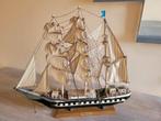 Maquette de voilier BELEM en bois posé sur une béquille fixe, Hobby & Loisirs créatifs, Modélisme | Bateaux & Navires, Enlèvement