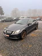 Mercedes benz E220 van 2010 met 199.000 autostrade kilometer, Auto's, Automaat, Euro 5, Achterwielaandrijving, Leder