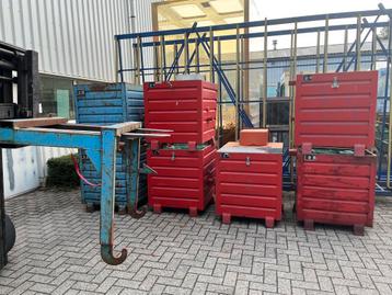 7 kantelbakken + traverse beschikbaar voor biedingen