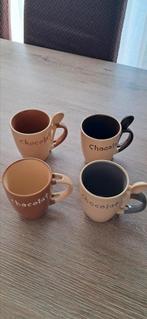 4 leuke chocolade tassen, Ophalen, Gebruikt