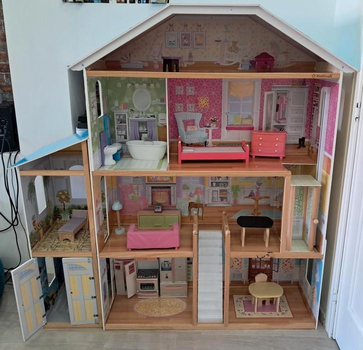 Barbie poppenhuis, Kinderen en Baby's, Speelgoed | Poppenhuizen, Gebruikt, Poppenhuis, Ophalen