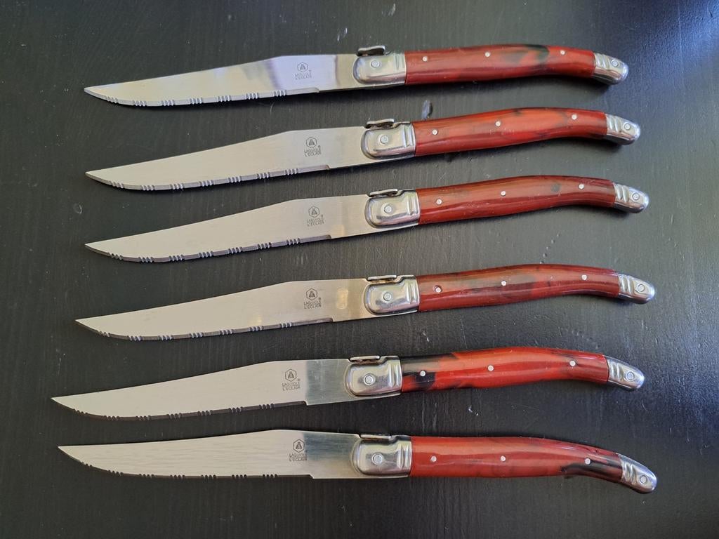 6 couteaux à steak Laguiole  Modèle Éclair, Maison & Meubles, Cuisine | Couverts, Comme neuf, Enlèvement ou Envoi