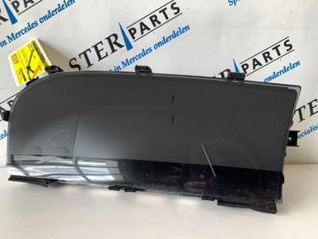 Instrumentenpaneel van een Mercedes S-Klasse beschikbaar voor biedingen