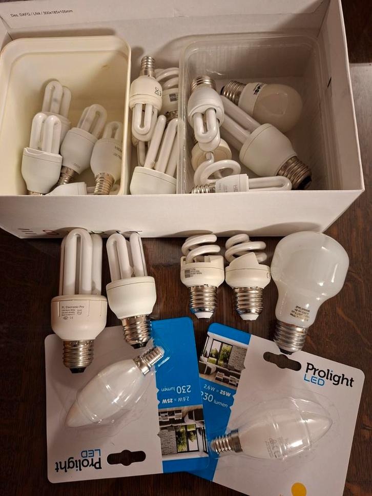 Spaarlampen, diverse fittingen en diverse Watt, Huis en Inrichting, Lampen | Losse lampen, Ophalen