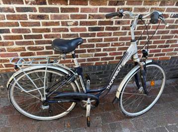 Dames fiets beschikbaar voor biedingen