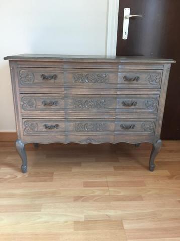 Ladenkastje beschikbaar voor biedingen