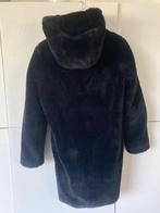 Zwarte teddy winter jas met kap maat 38/40, Maat 38/40 (M), Zo goed als nieuw, Ophalen