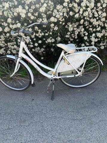 Damesfiets goede staat  beschikbaar voor biedingen