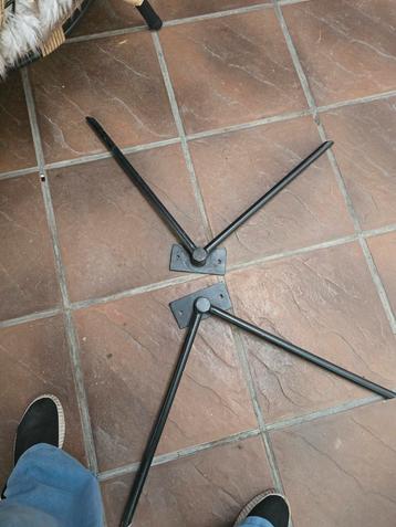Salon tafel poten  beschikbaar voor biedingen