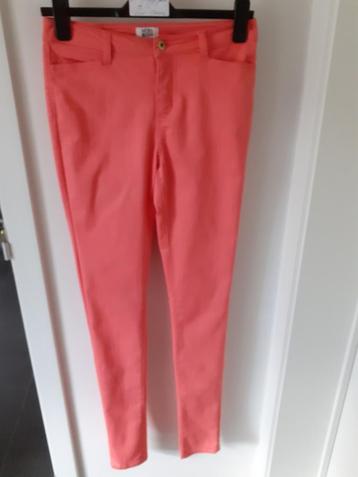 VERO MODA oranje-rose spijkerbroek Maat: 27" Prijs: € 3