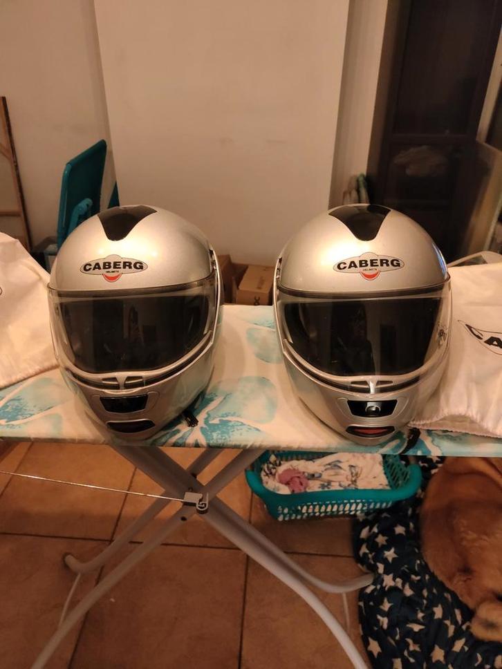 Set motorhelmen van merk CABERG, Motoren, Kleding | Motorhelmen, M, Caberg, Ophalen