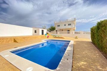 Spanje (Andalusië)- villa met 3slpkmrs -2bdkmr-zwembad