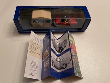 Kuifje De Triumph Herald + Eccles Caravan De zwarte rotsen beschikbaar voor biedingen