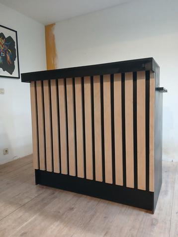 Bar 2 pers  beschikbaar voor biedingen