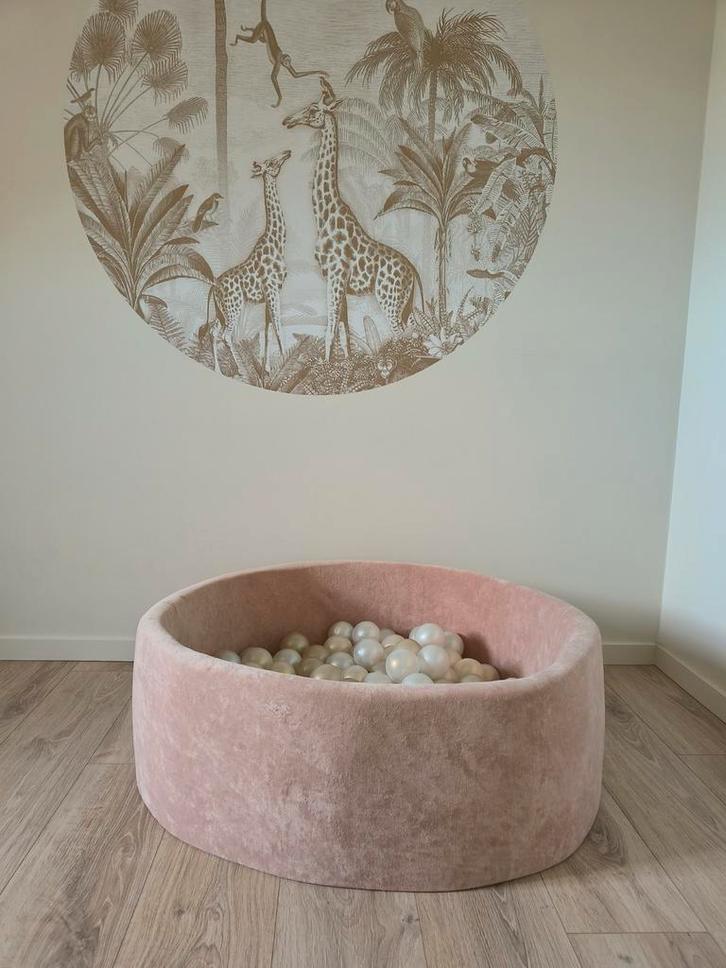 Ballenbad Misioo 🫧+ custom velvet-roze hoes 🩷+ 150 ballen, Kinderen en Baby's, Overige Kinderen en Baby's, Zo goed als nieuw